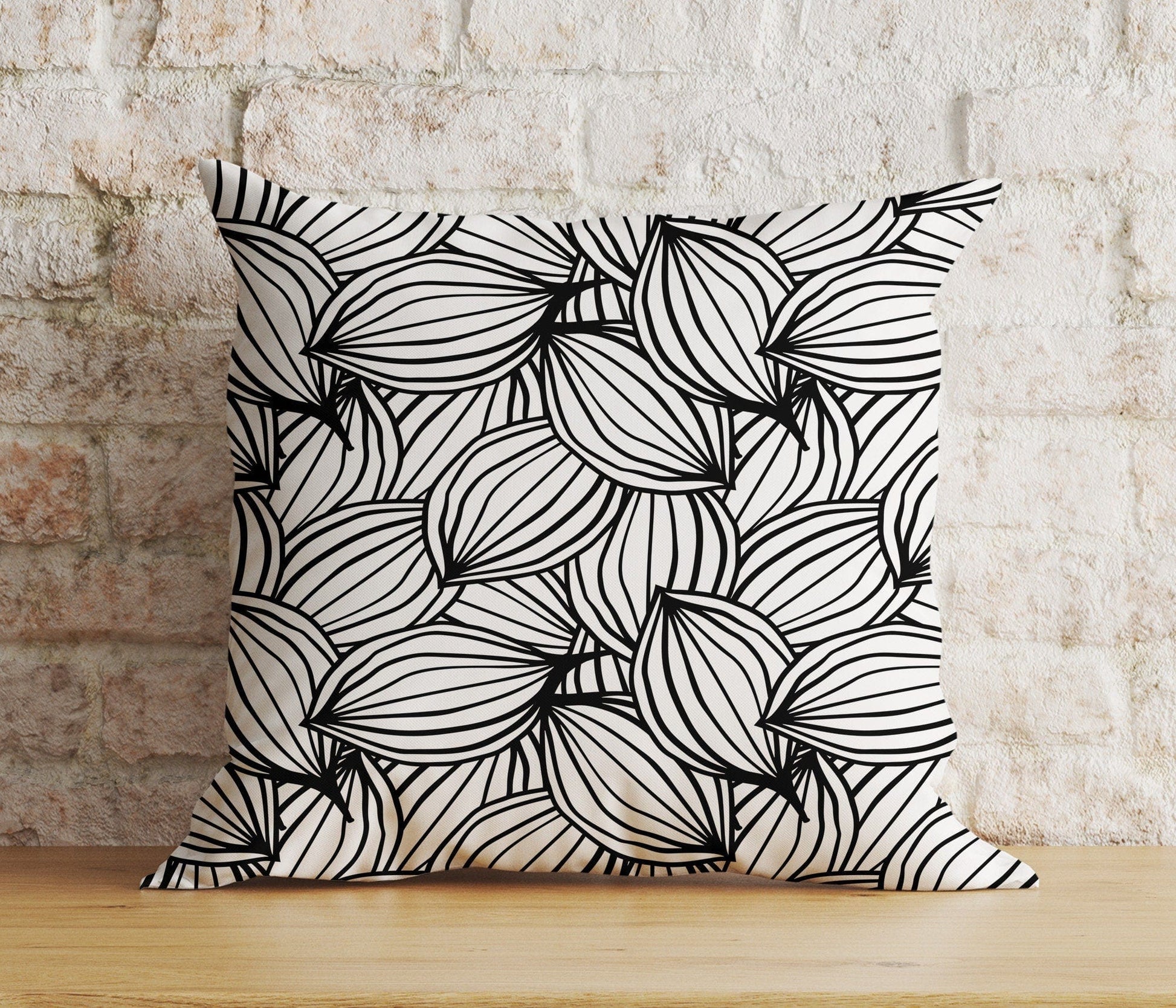 Onay 4 / 12 x 12 inch (30 x 30 cm) Double Side Black & White Cushion Cover Geometric Leaf Pillow Cover Modern Living Room