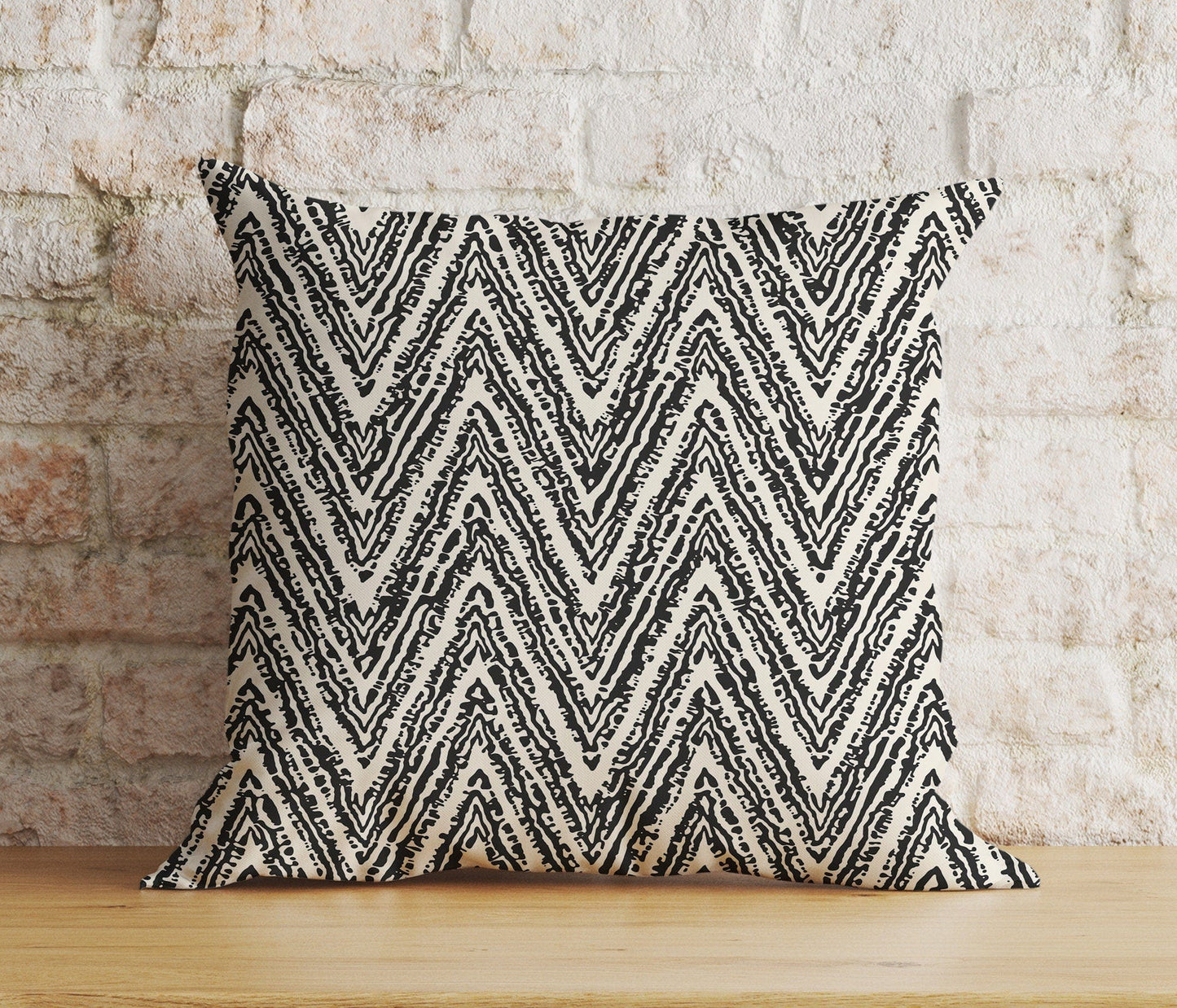 Onay 1 / 12 x 12 inch (30 x 30 cm) Double Side Black & White Southwestern Cushion Cover Aztec Turkish Kilim Farmhouse Decoration