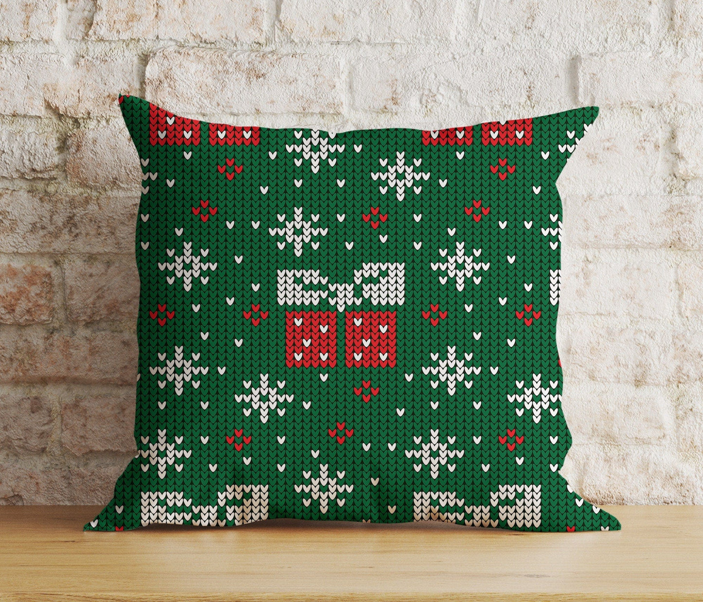 Onay 6 / 12 x 12 inch (30 x 30 cm) Double Side Christmas Snowflake Red and Green Bird Print Cushion Cover