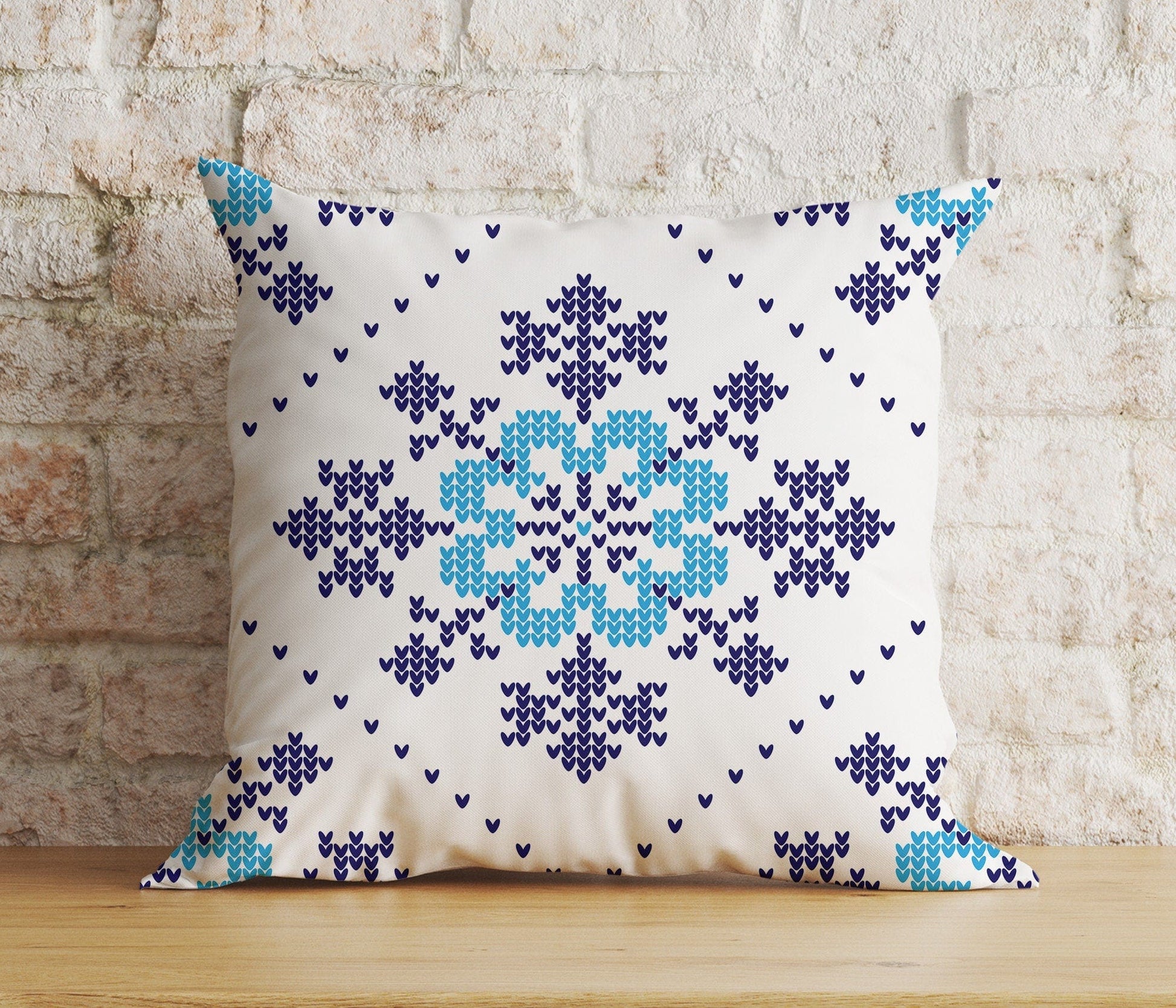 Onay 3 / 12 x 12 inch (30 x 30 cm) Double Side Christmas Snowflake Red and Green Bird Print Cushion Cover