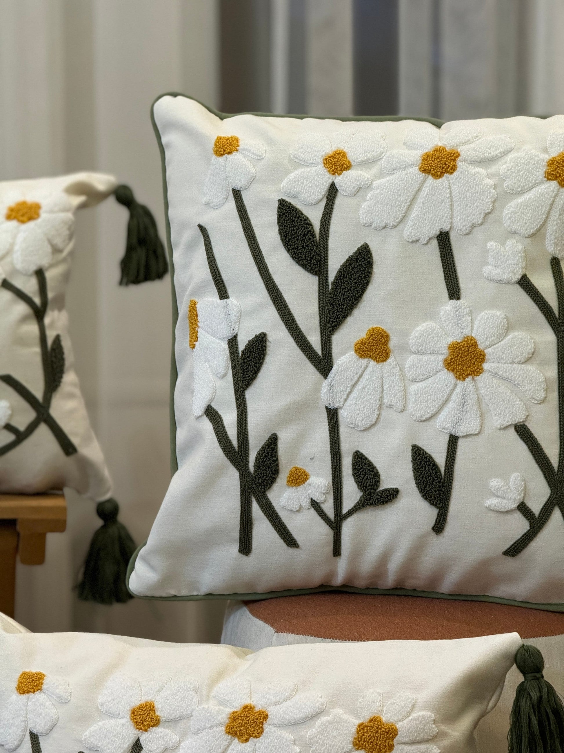 Onay Home Textile Punch Needle Cushion Cover Daisy Punch Needle Cushion Cover Daisy Tufted Embroidery