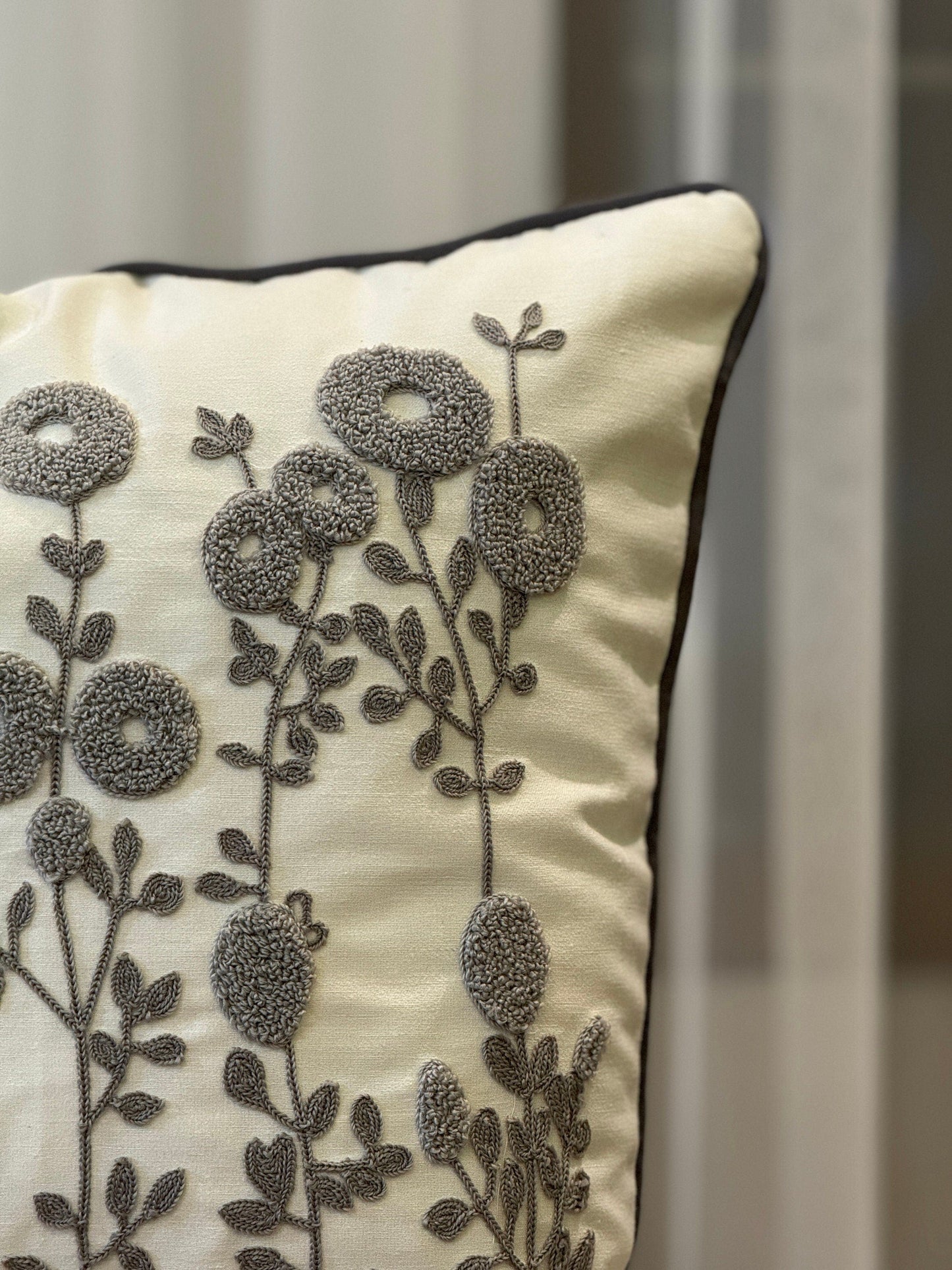 Onay Home Textile Punch Needle Cushion Cover Gray Floral Punch Needle Cushion Cover Tufted Embroidery
