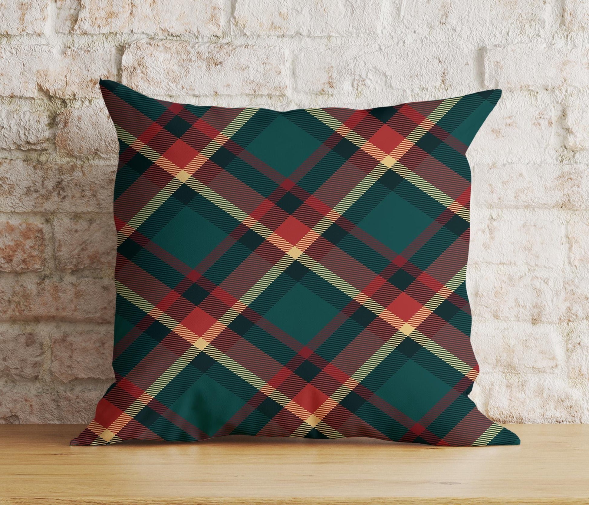 Onay 5 / 12 x 12 inch (30 x 30 cm) Double Side Red Green Plaid Christmas Scottish Style Cushion Cover