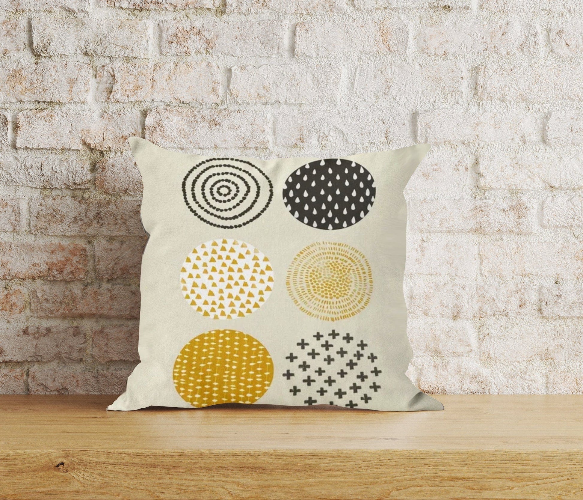 Onay 4 / 12 x 12 inch (30 x 30 cm) Yellow and Grey Abstract Honeycomb Cushion Covers