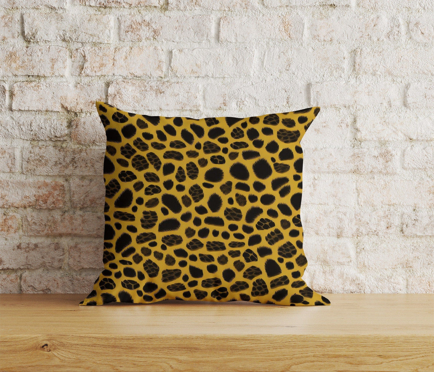 Onay 8 / 12 x 12 inch (30 x 30 cm) Yellow Giraffe With Glasses Giraphe Pattern Cushion Cover