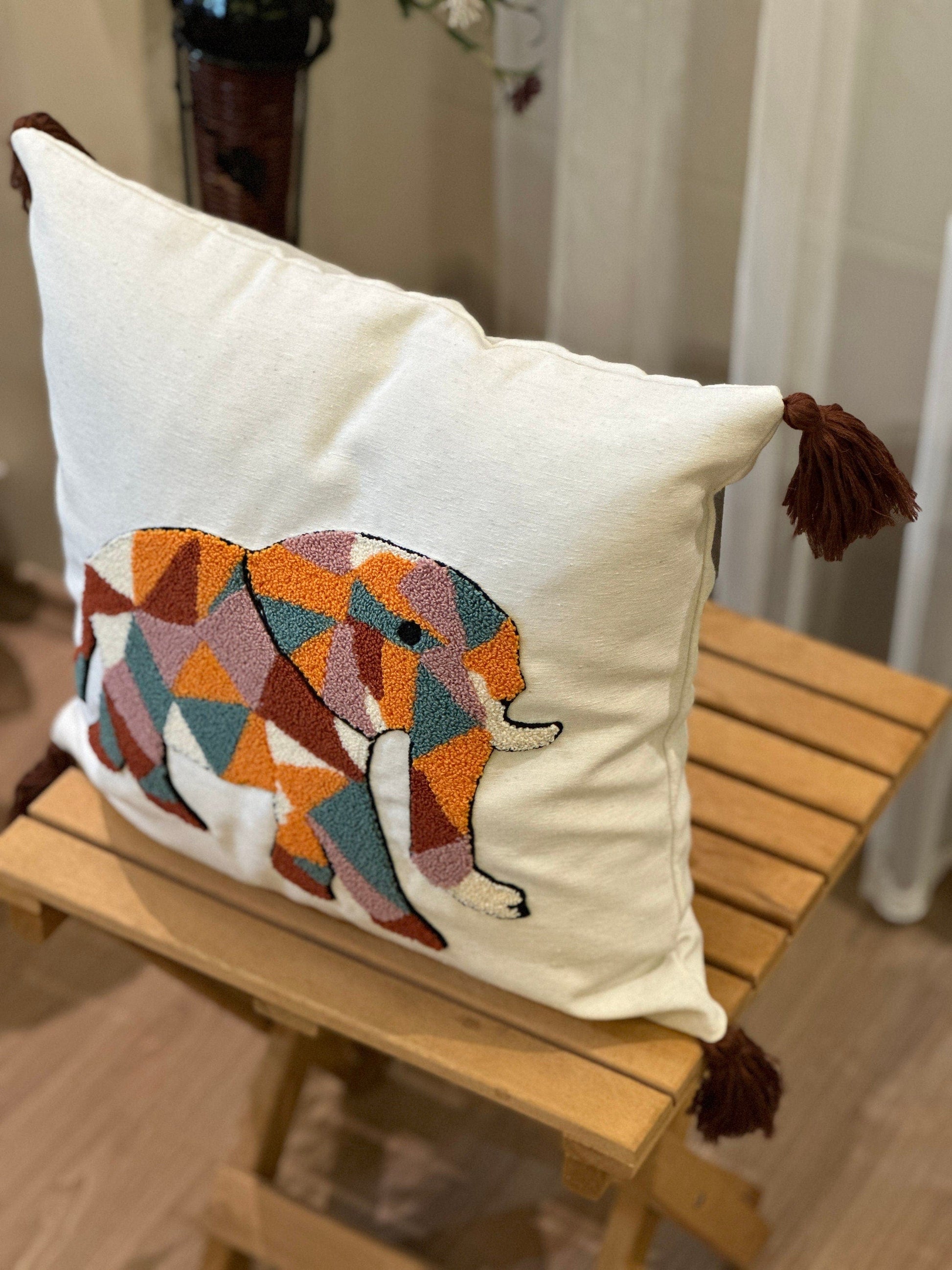 Onay Home Textile Punch Needle Cushion Cover Elephant Punch Needle Cushion Cover Animal Embroidery