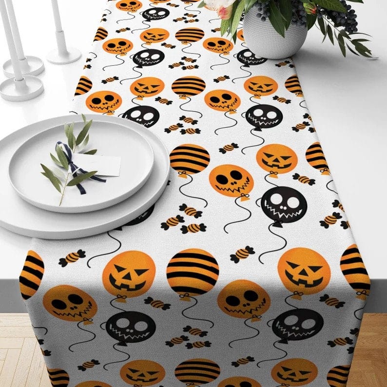 Onay 3 / 12 x 46 inch (30 x 120 cm) Halloween Orange Carved Pumpkins and Bats Table Runner