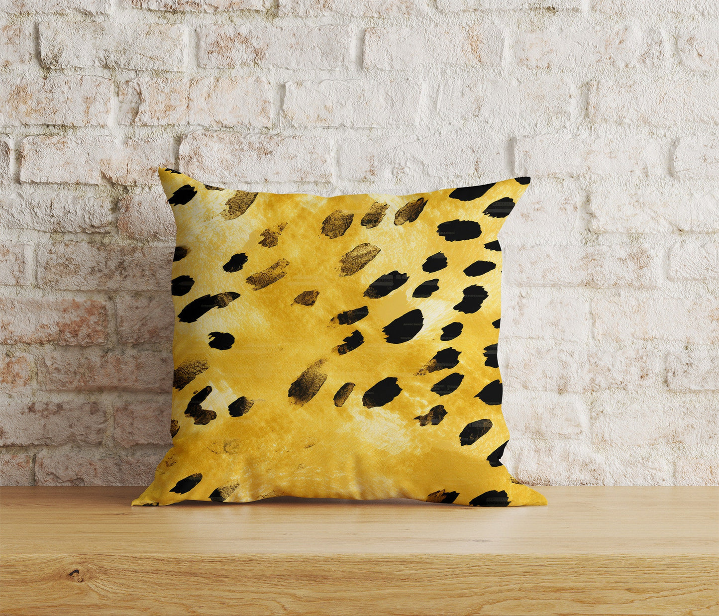 Yellow Giraffe With Glasses Giraphe Pattern Cushion Cover