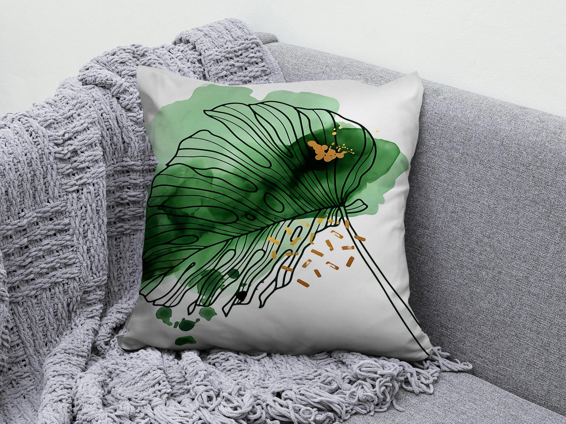 Onay 4 / 12 x 12 inch (30 x 30 cm) Watercolor Green Tropical Leaf Abstract Cushion Cover