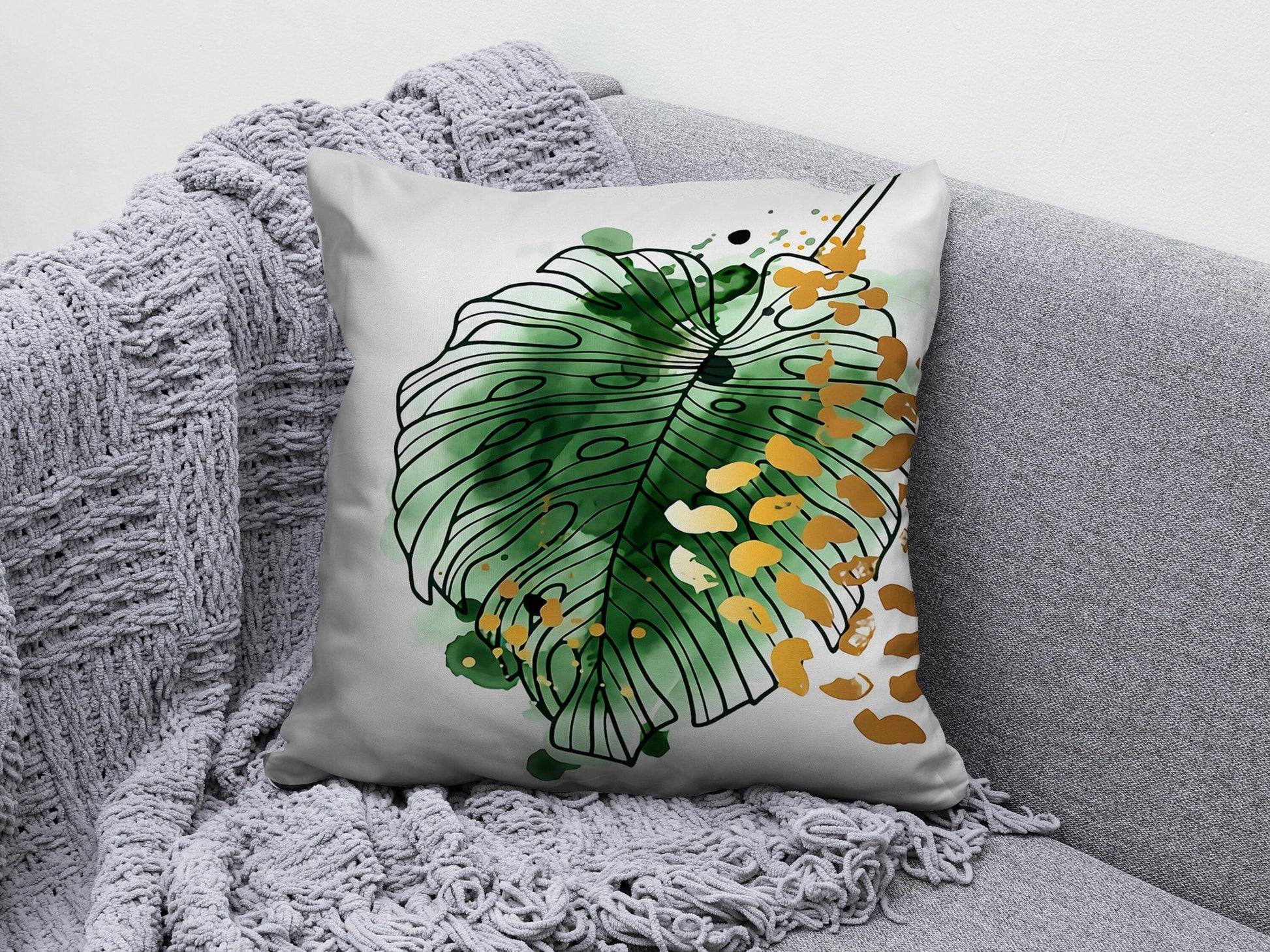 Onay 2 / 12 x 12 inch (30 x 30 cm) Watercolor Green Tropical Leaf Abstract Cushion Cover